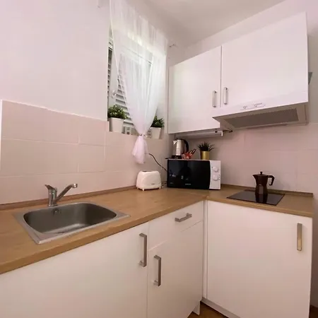 Guest house Xenia Krk 3*